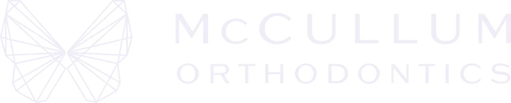 Logo Horizontal Stack + White